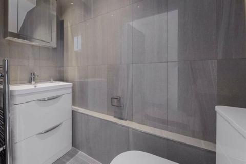 35 Academy Place, Isleworth, TW7 5FD