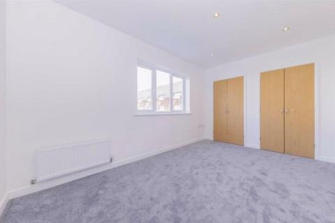 35 Academy Place, Isleworth, TW7 5FD