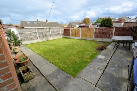 3 bedroom semi-detached bungalow for sale - Westbourne Road, Selby