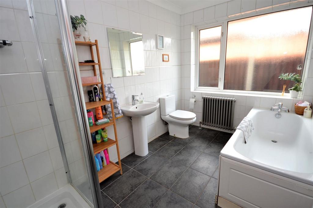 Main bathroom