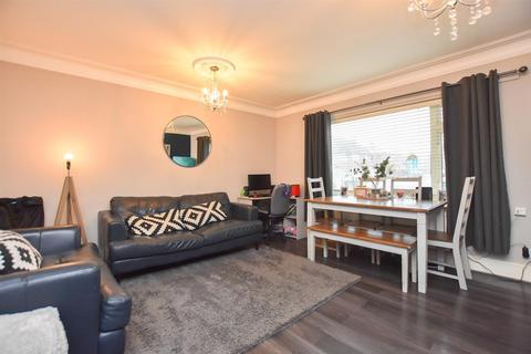 2 bedroom flat for sale, Brookland Close, Hastings