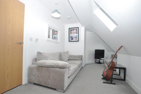2 bedroom flat for sale - Nightingale Road, Hitchin