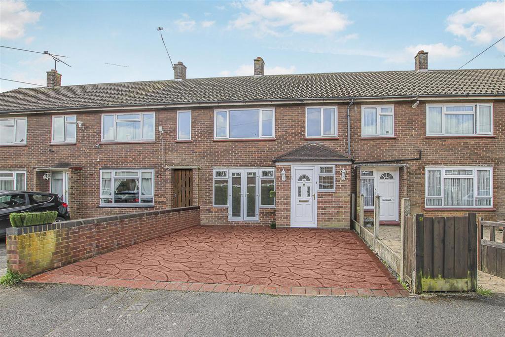 Broad Meadow, Kelvedon Hatch, Brentwood 3 bed terraced house £400,000