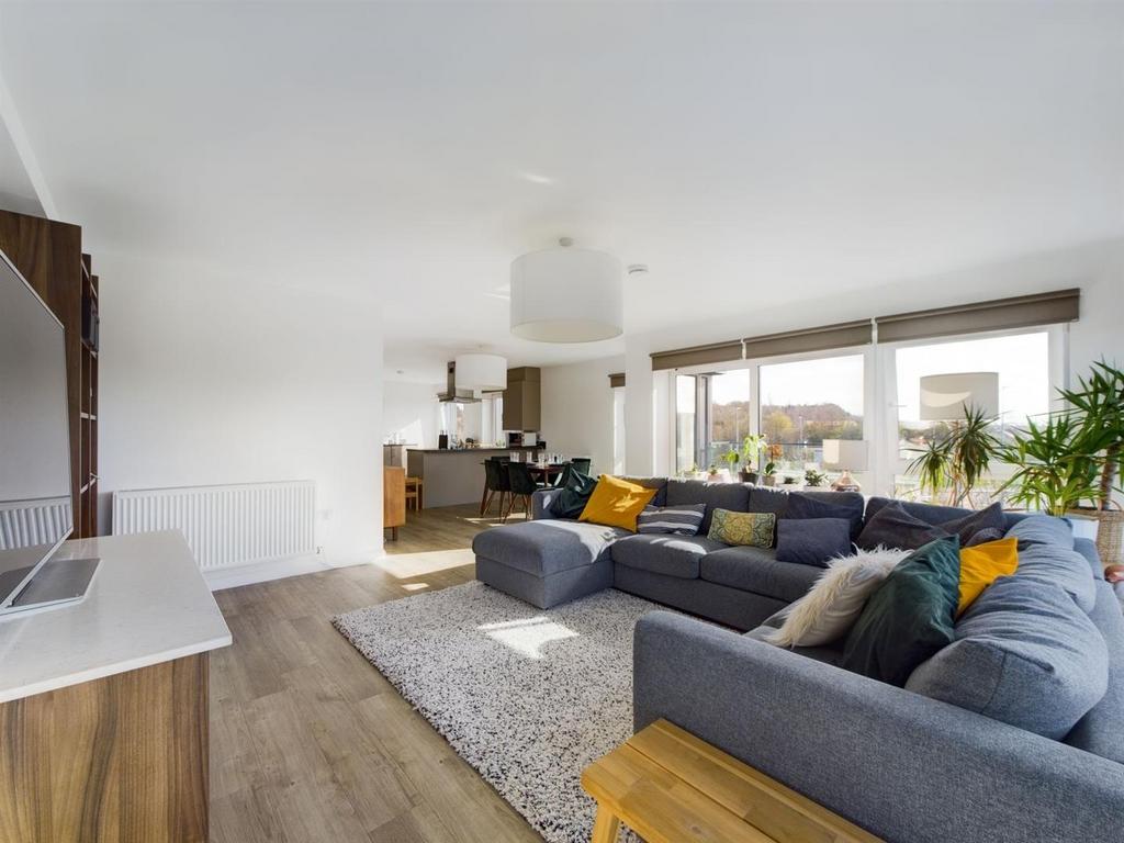 Havelock Drive, St Clements Lakes, 3 bed flat £425,000