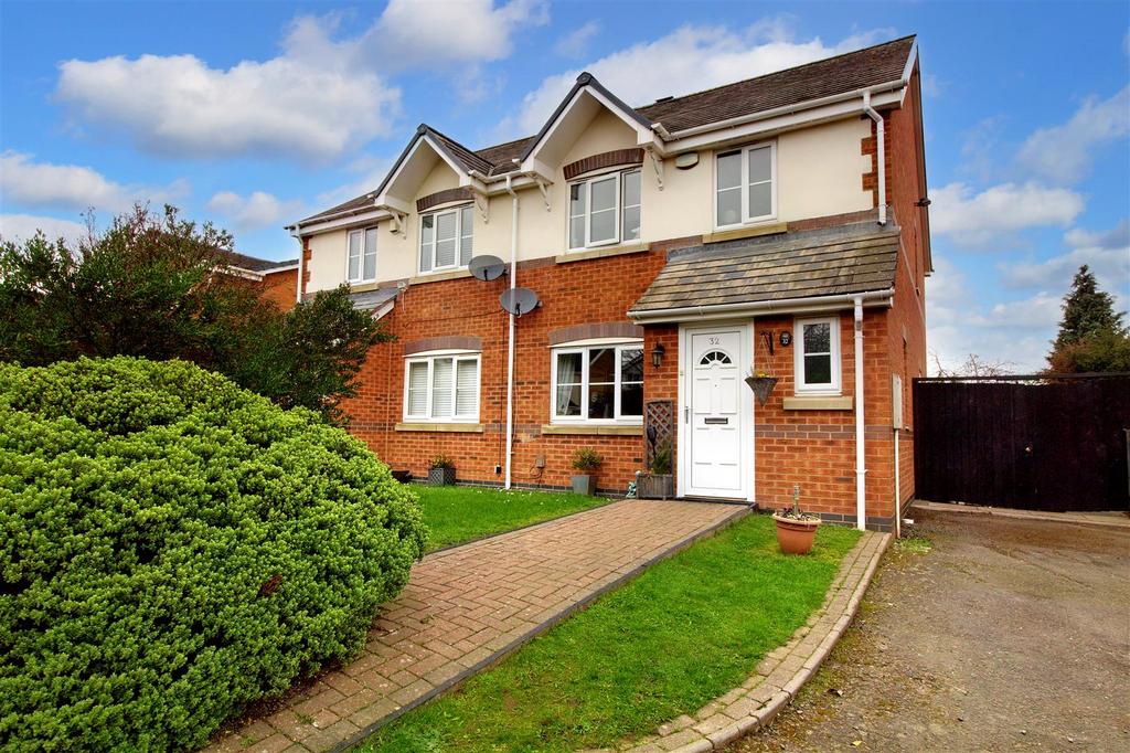 Kew Gardens, Yardley, Birmingham 3 bed semidetached house for sale £260,000