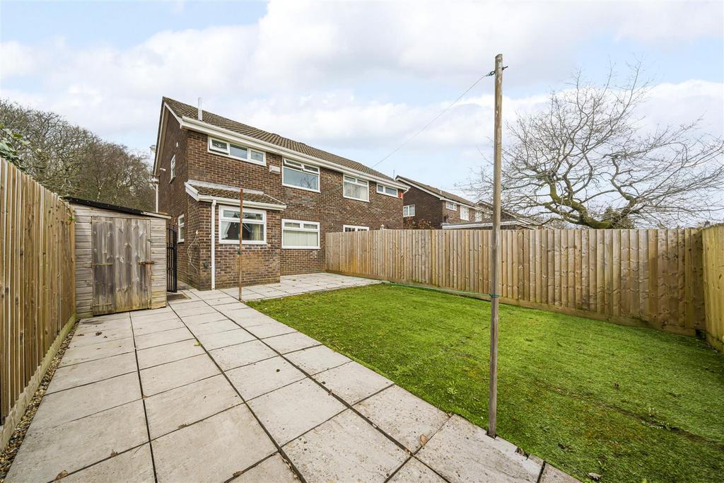 Dee Place, Parc Gwernfadog, Morriston, Swansea 3 bed semidetached