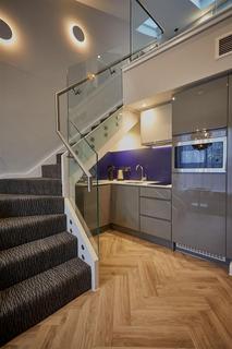 undefined, Roomzzz Aparthotel, York City