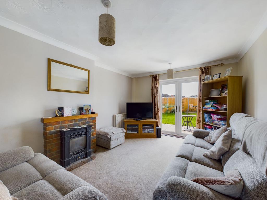 Bourne Road, Pangbourne, RG8 4 bed semidetached house £525,000