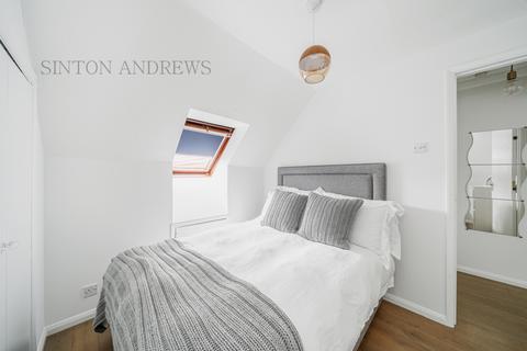 13 Pursewardens Close, London, W13 9PN