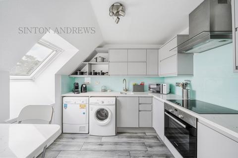 13 Pursewardens Close, London, W13 9PN