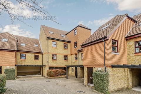 13 Pursewardens Close, London, W13 9PN