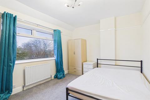 3 bedroom end of terrace house to rent, Lynmouth Place, Newcastle Upon Tyne