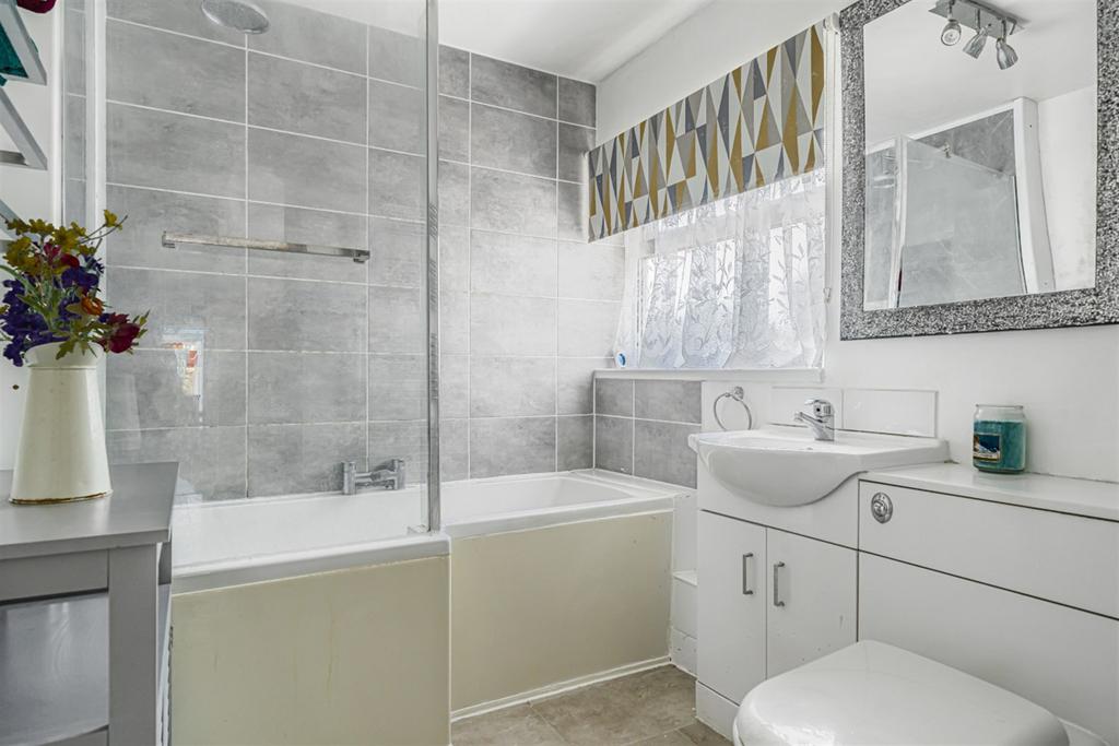 Ground Floor bathroo