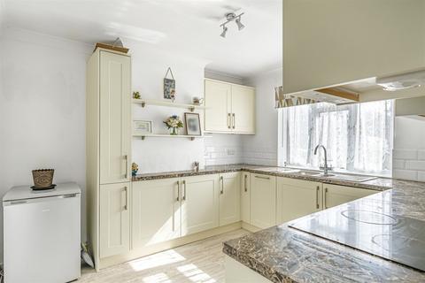 31 Beach Road, Selsey, Chichester, PO20 0LT