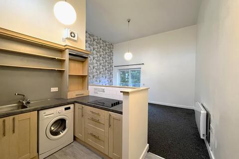 2 bedroom flat to rent, Spencers Wood, Bromley Cross, Bolton, BL7