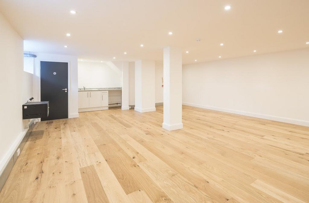 UNIT 32 B WATERSIDE 3.jpg
