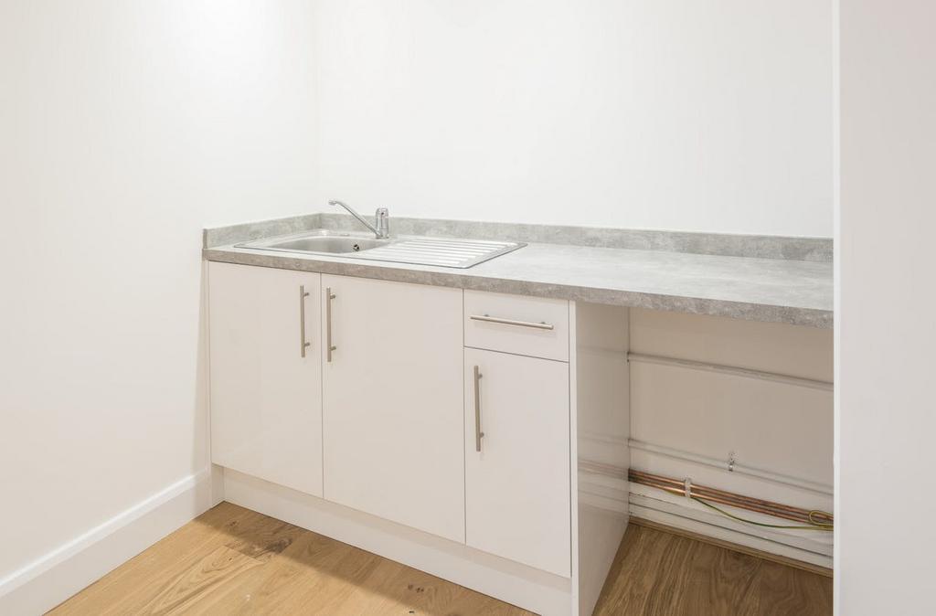 UNIT 32 B WATERSIDE 5.jpg