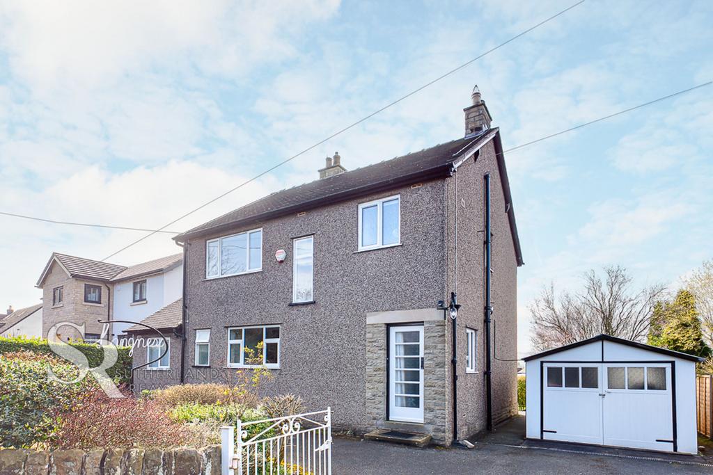 Eccles Road, ChapelEnLeFrith, SK23 3 bed detached house for sale £