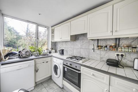 16 Shepherds Close, London, N6 5AG
