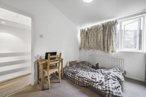 16 Shepherds Close, London, N6 5AG
