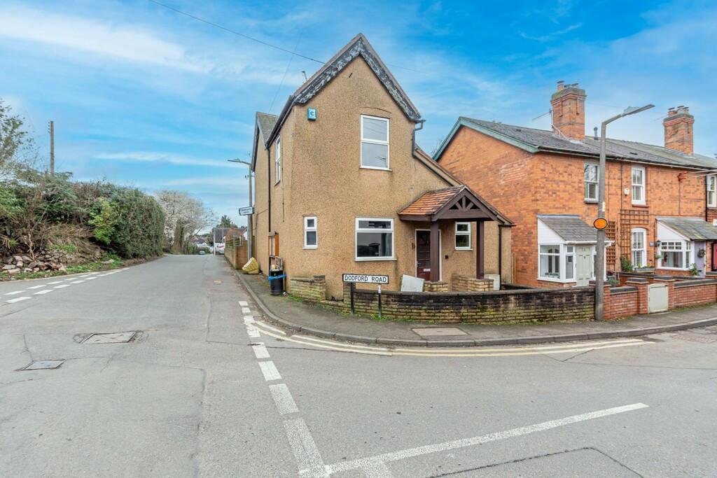 Dodford Road, Bournheath, Bromsgrove, B61 9JP 3 bed detached house for