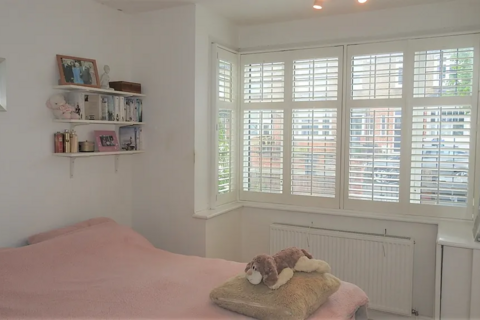 2 bedroom bungalow for sale - Douglas Road, Surbiton, KT6 7SE