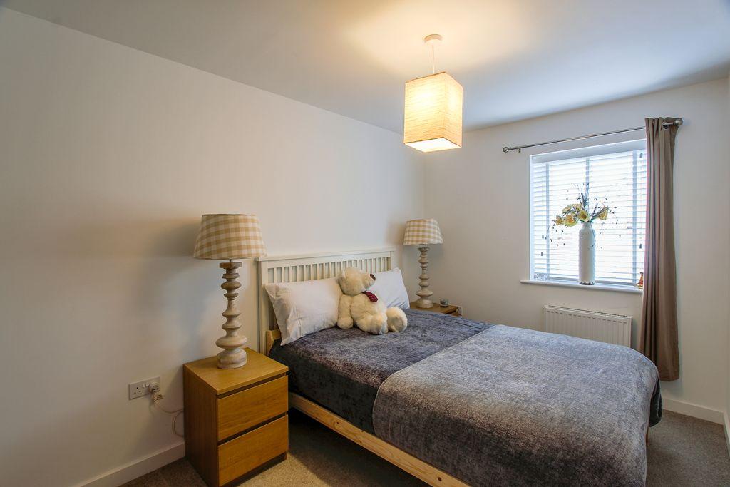 Bedroom 2 (Double)