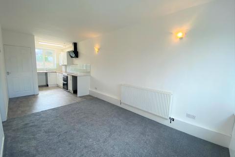 2 bedroom flat to rent, Hennel Lane, Walton-Le-Dale, Preston, PR5