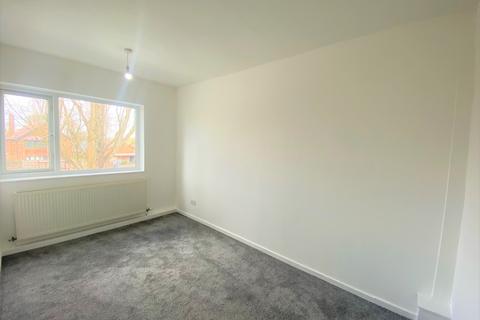 2 bedroom flat to rent, Hennel Lane, Walton-Le-Dale, Preston, PR5