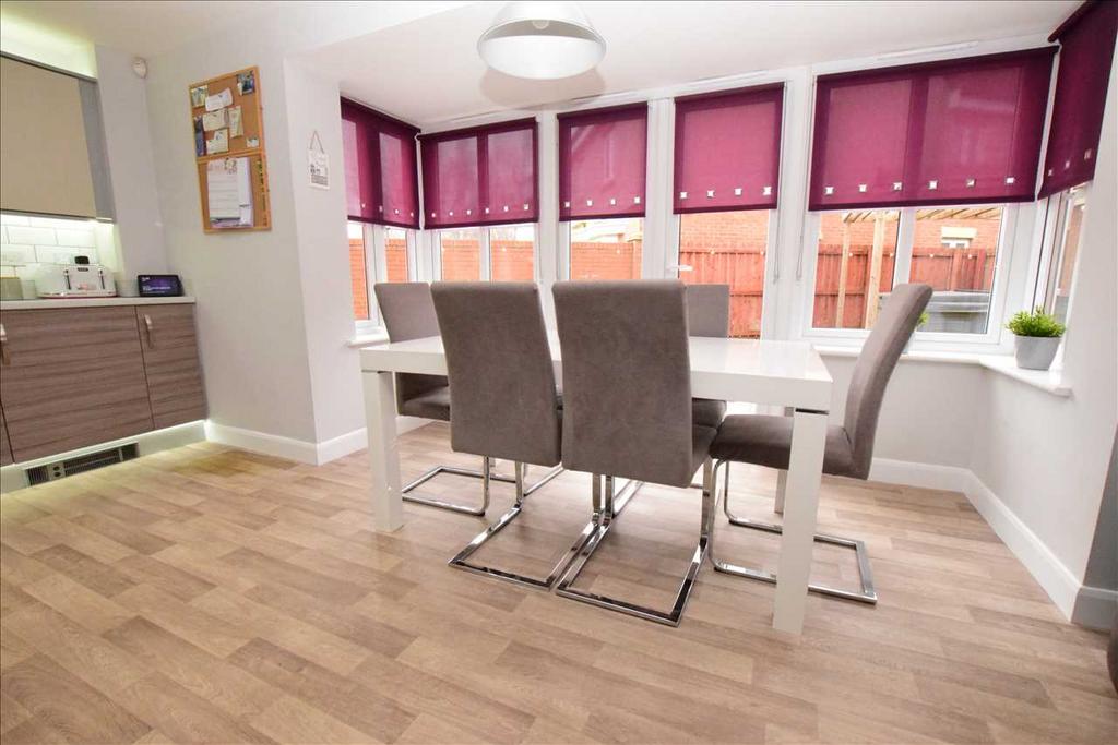 Kitchen / Dining