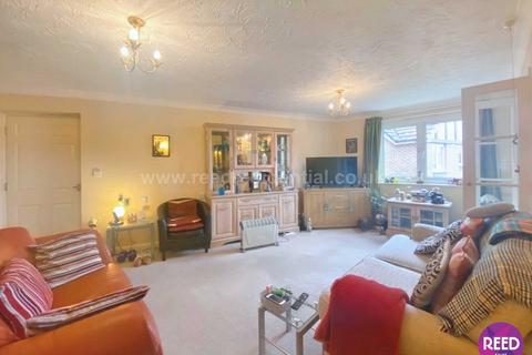 1 bedroom retirement property for sale, Balmoral Road, Westcliff On Sea