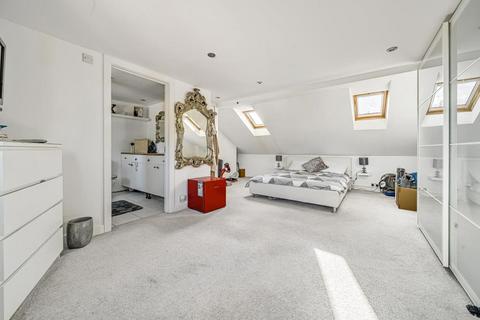 4 bedroom semi-detached house to rent, Nutkins Way,  Buckinghamshire,  HP5