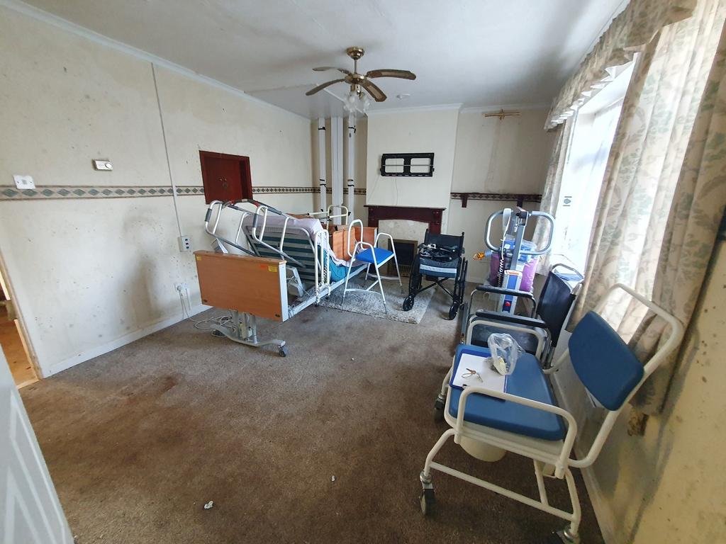 Waverley Avenue, Nuneaton... 3 bed terraced house £140,000