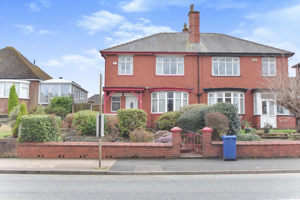 Radcliffe New Road, Whitefield, M45 3 bed semidetached house for sale