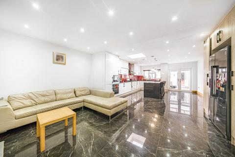 111 Tamar Way, Slough, SL3 8SZ