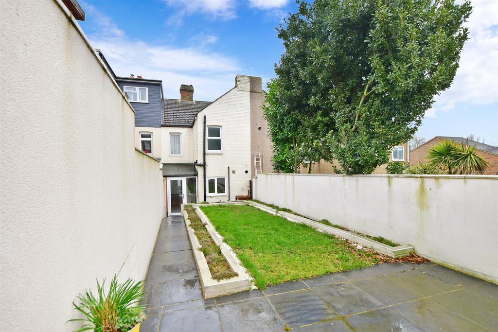 Essex Road, Halling, Rochester, Kent 2 bed terraced house for sale £