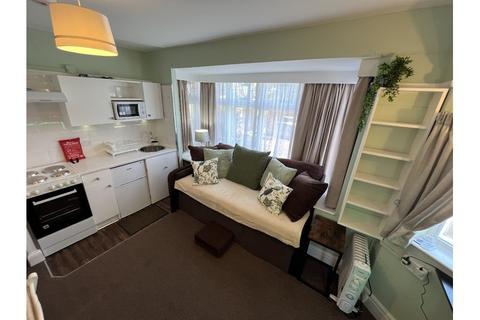 Studio to rent, Old Oak Road, Kings Norton, Birmingham