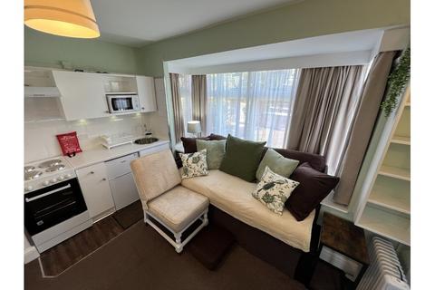 Studio to rent, Old Oak Road, Kings Norton, Birmingham