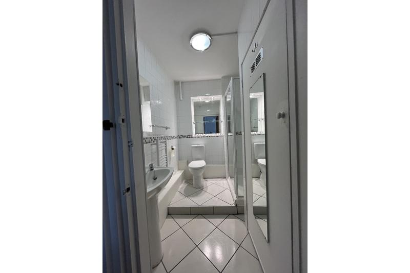 Apartment in Birmingham, West Midlands - More