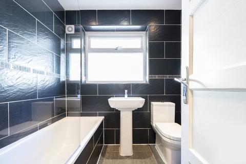 23 Barnes End, New Malden, KT3 6PB