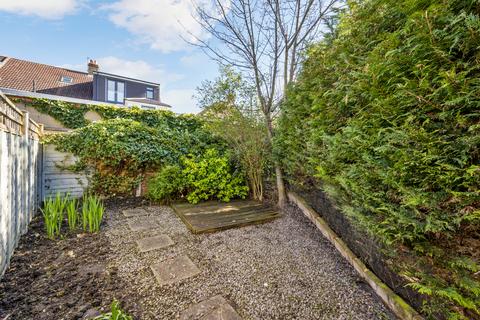 23 Barnes End, New Malden, KT3 6PB