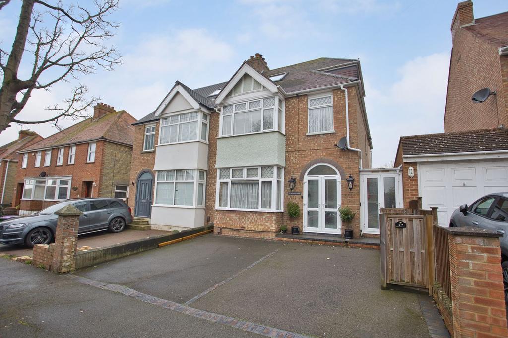 Dolphins Road, Folkestone, CT19 4 bed semidetached house for sale £