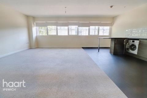 16, St Edmund House Rope Walk, Ipswich, IP4 1NF
