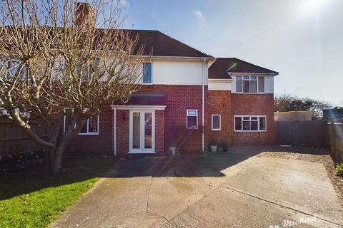8 Bittenham Close, Stone, Aylesbury, HP17 8RY