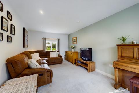 8 Bittenham Close, Stone, Aylesbury, HP17 8RY