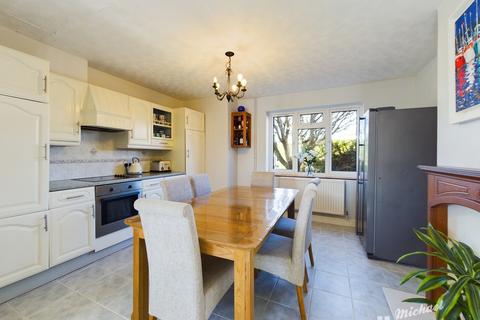 8 Bittenham Close, Stone, Aylesbury, HP17 8RY