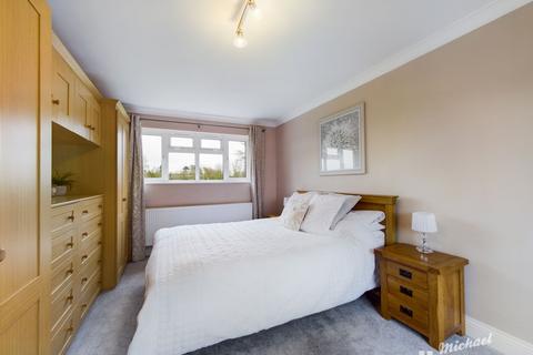 8 Bittenham Close, Stone, Aylesbury, HP17 8RY