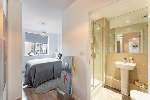 2 bedroom apartment for sale - Pioneer Court, Royal Victoria, London E16