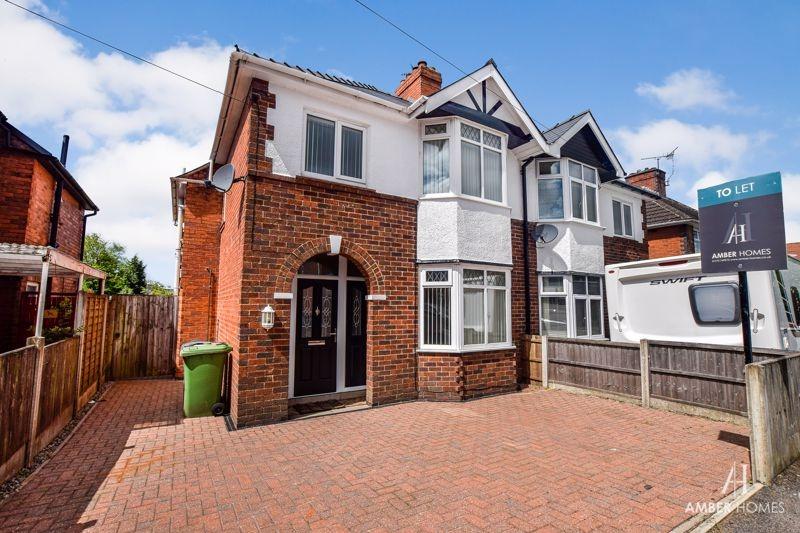 Harris Avenue, Ripley, Derbyshire... 3 bed semidetached house £995