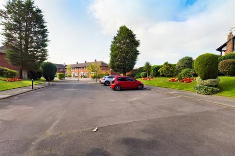 2 bedroom apartment for sale - Thornlee Court, Grotton, Saddleworth